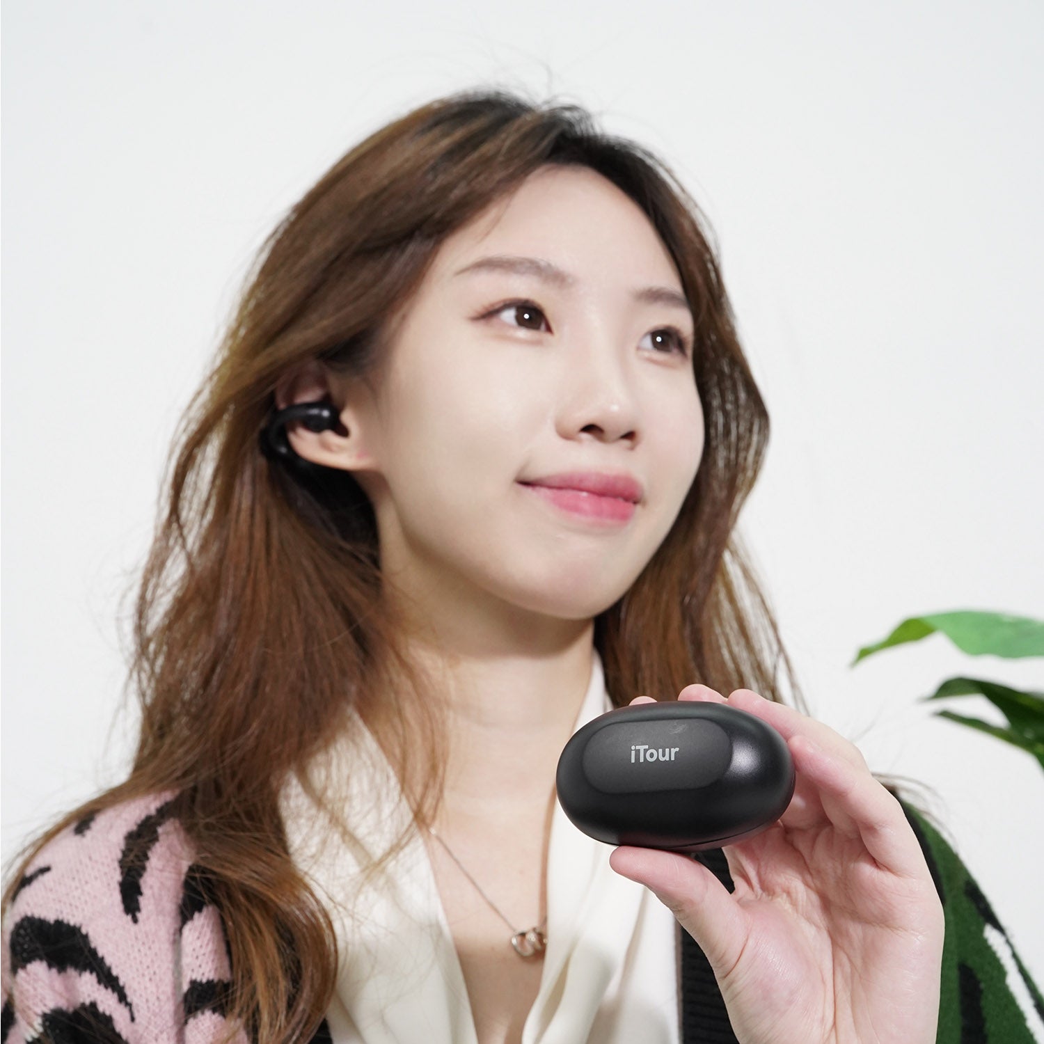 iTour Z50S Real-Time Language Translation Earbuds